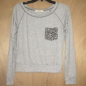 ☀️✨ sparkly grey longsleeve with a sequined pocket